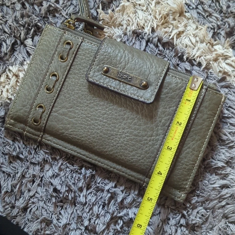 BOC Wallet Clutch Wristlet Billfold Gray Green Color